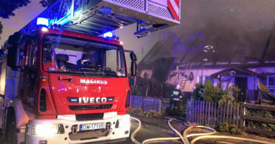 Nocny pożar dwóch budynków w Smolnej. Ogromne zniszczenia i wielogodzinna akcja gaśnicza Nocny pożar dwóch budynków w Smolnej. Ogromne zniszczenia i wielogodzinna akcja gaśnicza