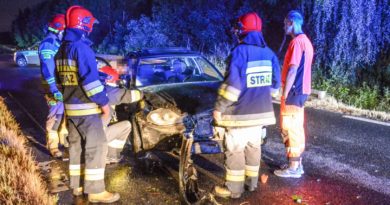 Nocny wypadek Hondy za Ligotą Wielką Nocny wypadek Hondy za Ligotą Wielką