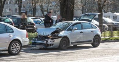 Popołudniowe najechanie trzech osobówek Popołudniowe najechanie trzech osobówek