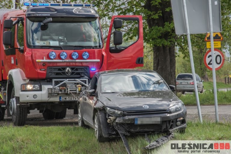 Volkswagen wpadł na tory kolejowe Oleśnica998